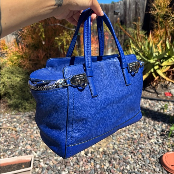 Handbag - Picture 5 of 12